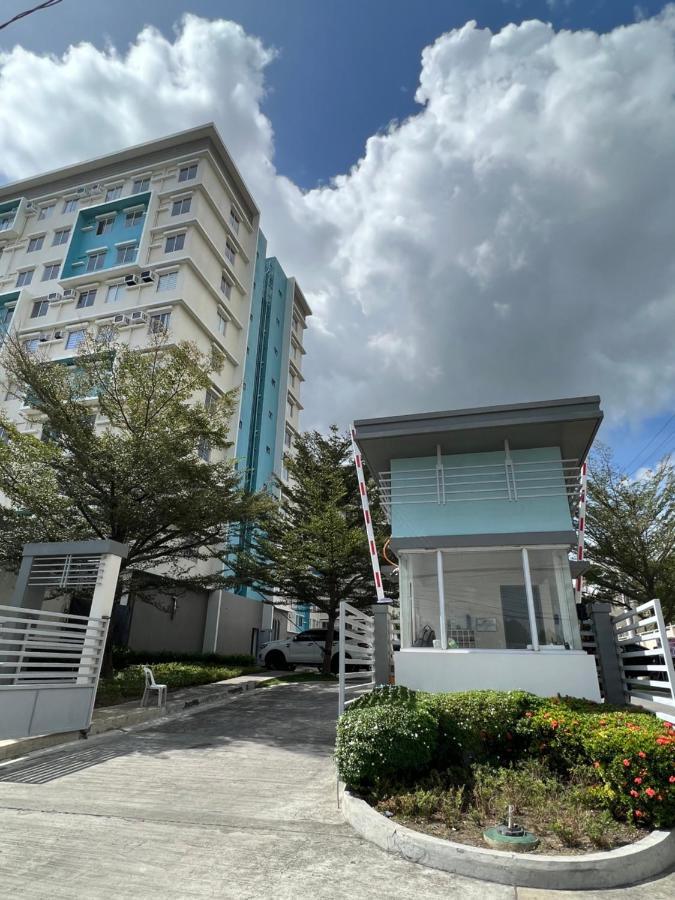City Center - Front Of Iloilo Esplanade 2Br Condo Екстериор снимка