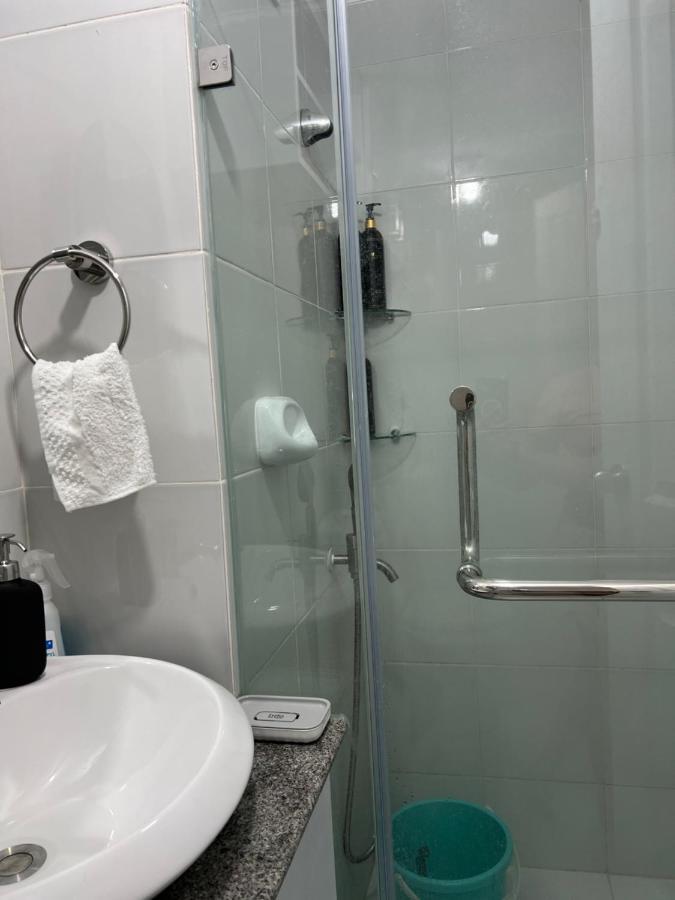 City Center - Front Of Iloilo Esplanade 2Br Condo Екстериор снимка
