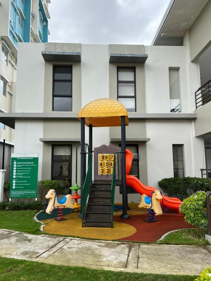 City Center - Front Of Iloilo Esplanade 2Br Condo Екстериор снимка