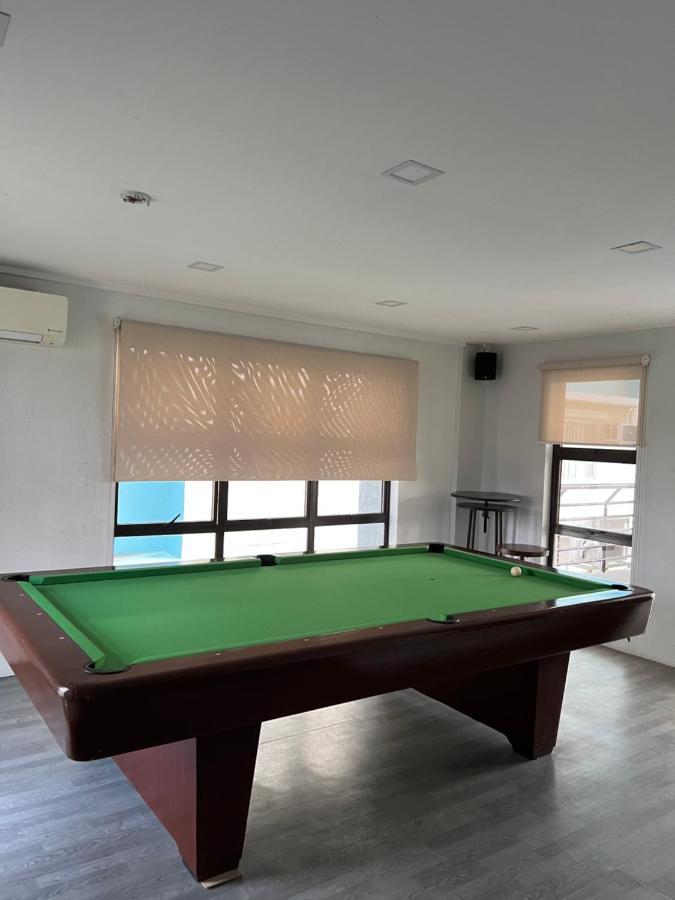 City Center - Front Of Iloilo Esplanade 2Br Condo Екстериор снимка