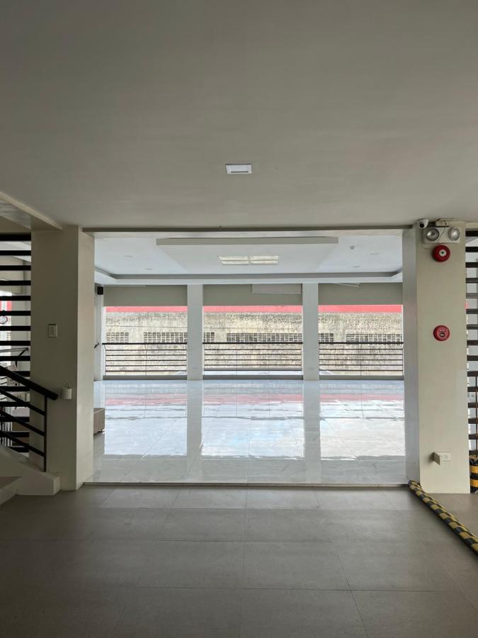City Center - Front Of Iloilo Esplanade 2Br Condo Екстериор снимка